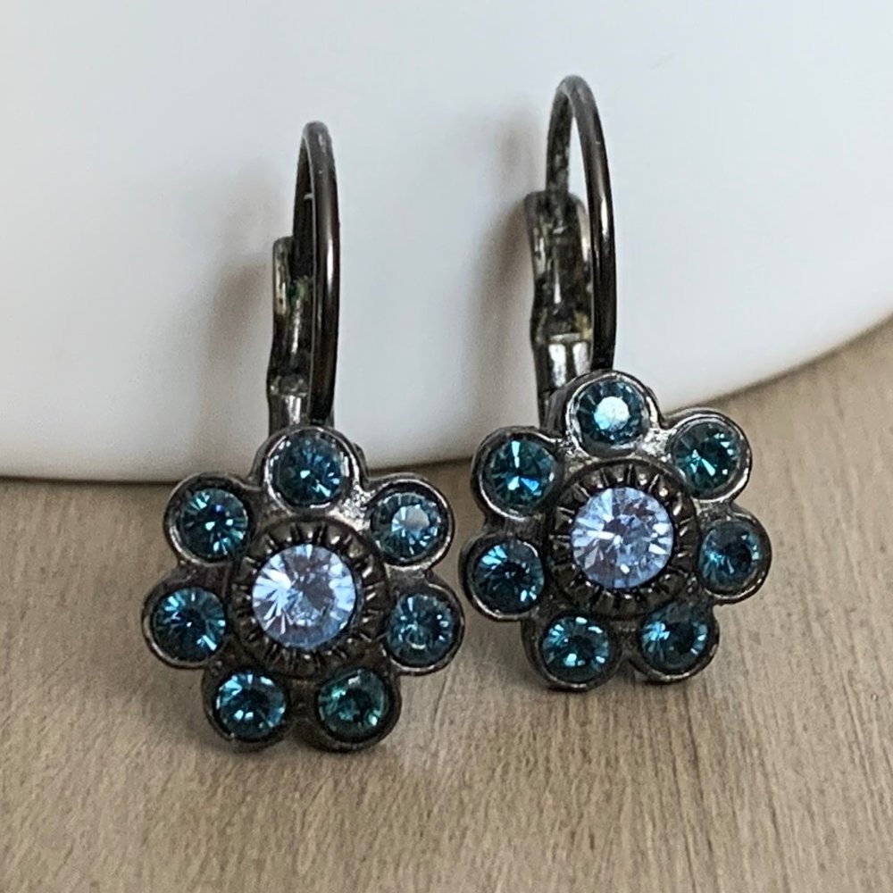 Blue 20s style lever back dangle earrings